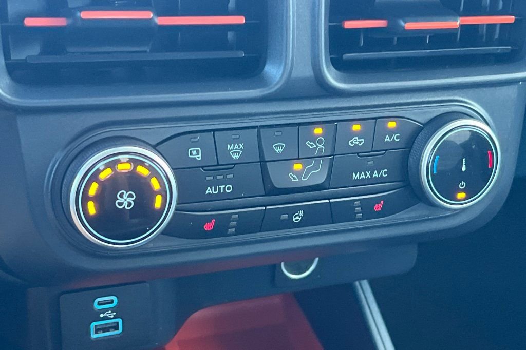 Used 2024 Ford Maverick XLT w/ XLT Luxury Package image 16