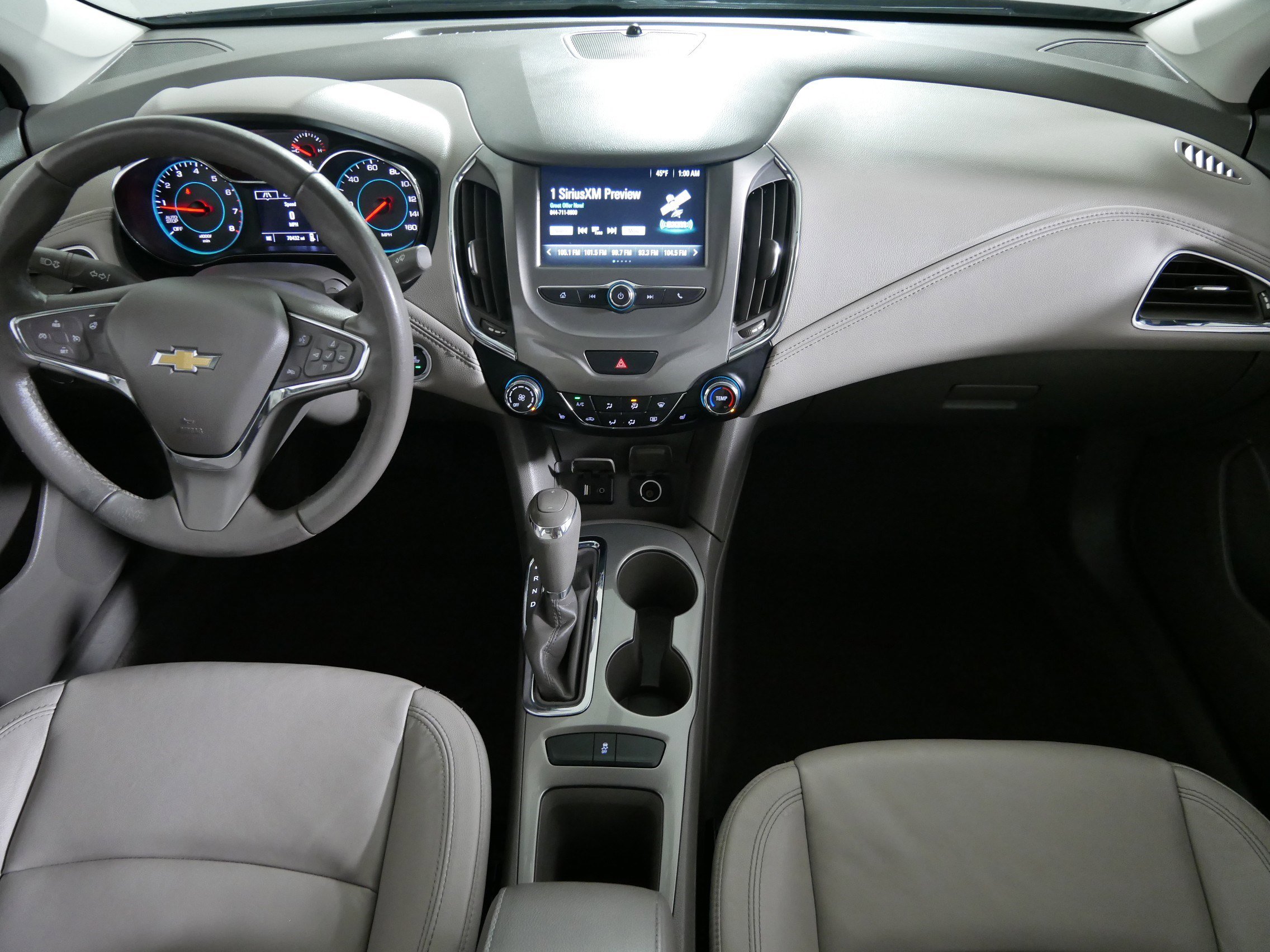 Used 2018 Chevrolet Cruze Premier image 10