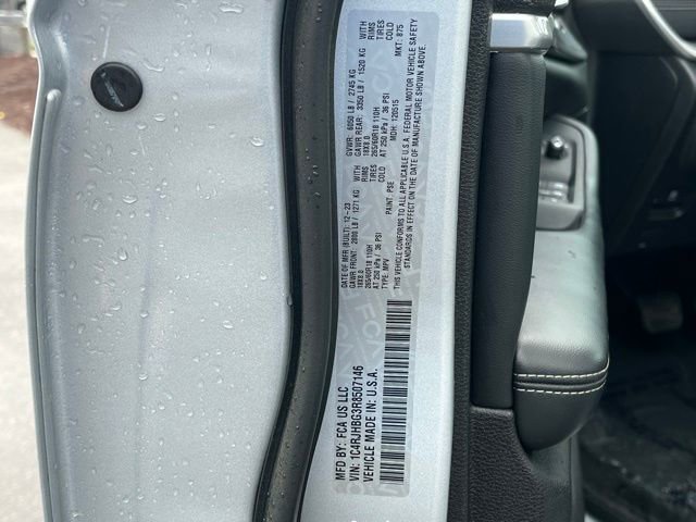 Used 2024 Jeep Grand Cherokee Limited AWD/4WD image 35