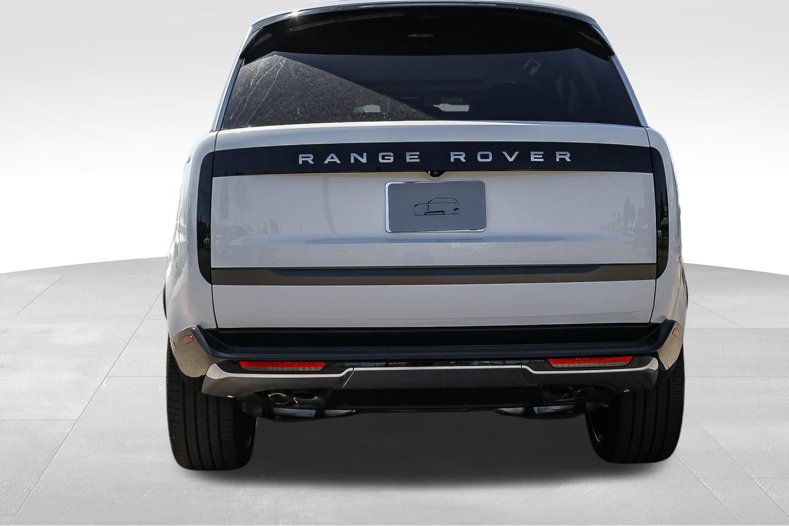 New 2026 Land Rover Range Rover Long Wheelbase SE AWD/4WD image 6