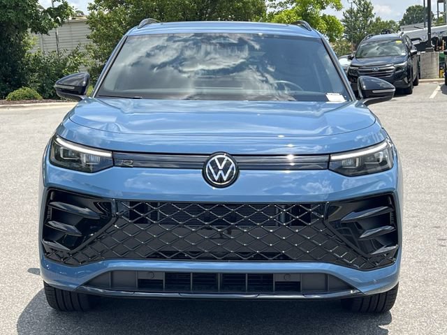 Used 2025 Volkswagen Tiguan SE R-Line AWD/4WD image 16