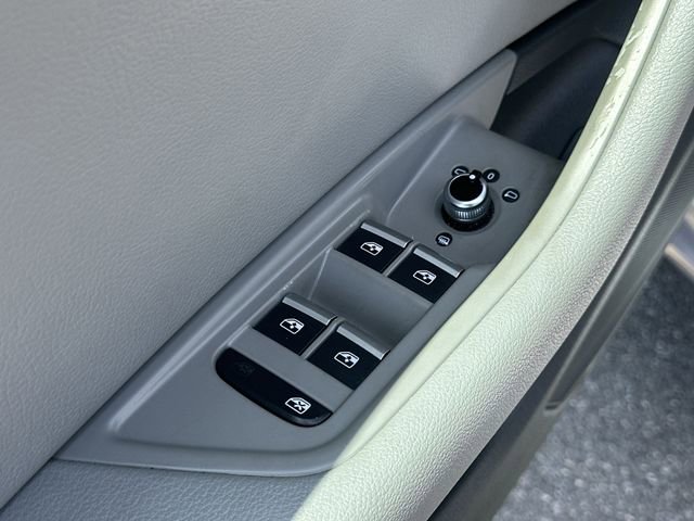 Used 2017 Audi A4 2.0T Ultra Premium w/ Convenience Package image 15