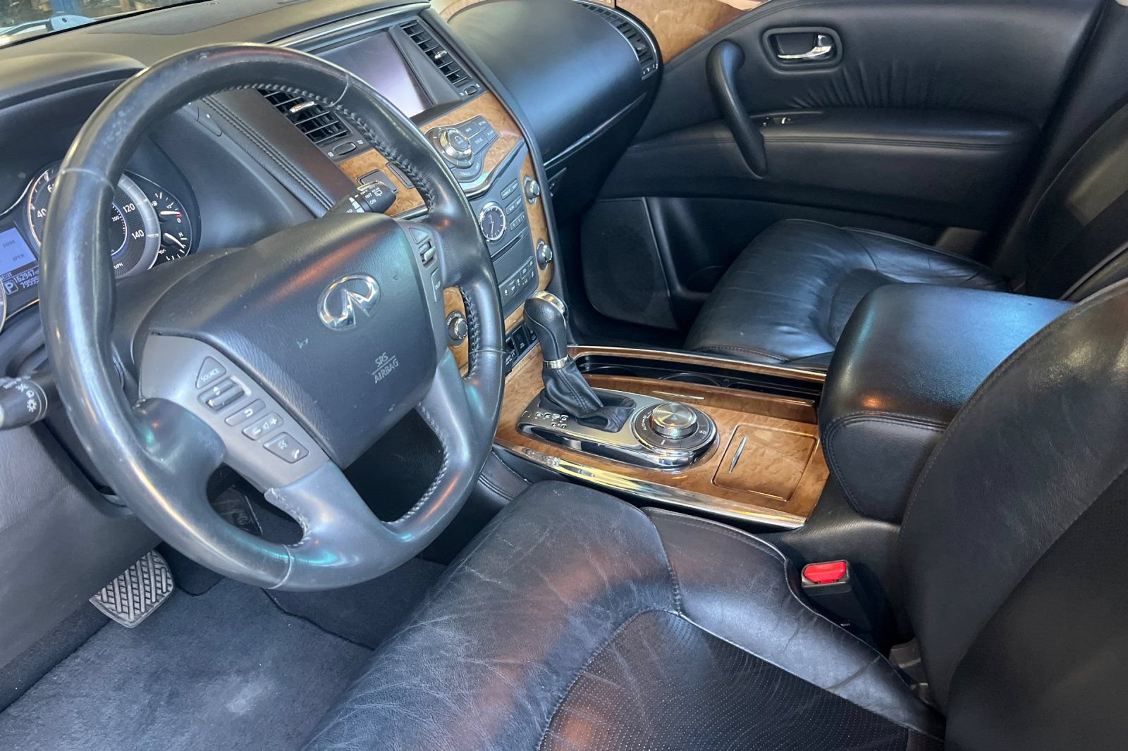 Used 2014 INFINITI QX80 4WD w/ Theater Package image 10