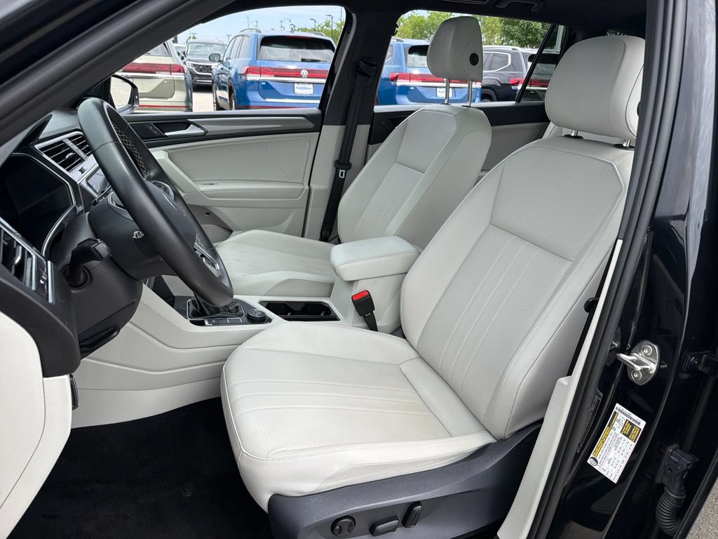 Certified 2023 Volkswagen Tiguan SE R-Line AWD/4WD image 7