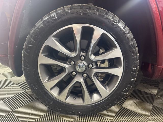Used 2018 Jeep Grand Cherokee Overland AWD/4WD image 10