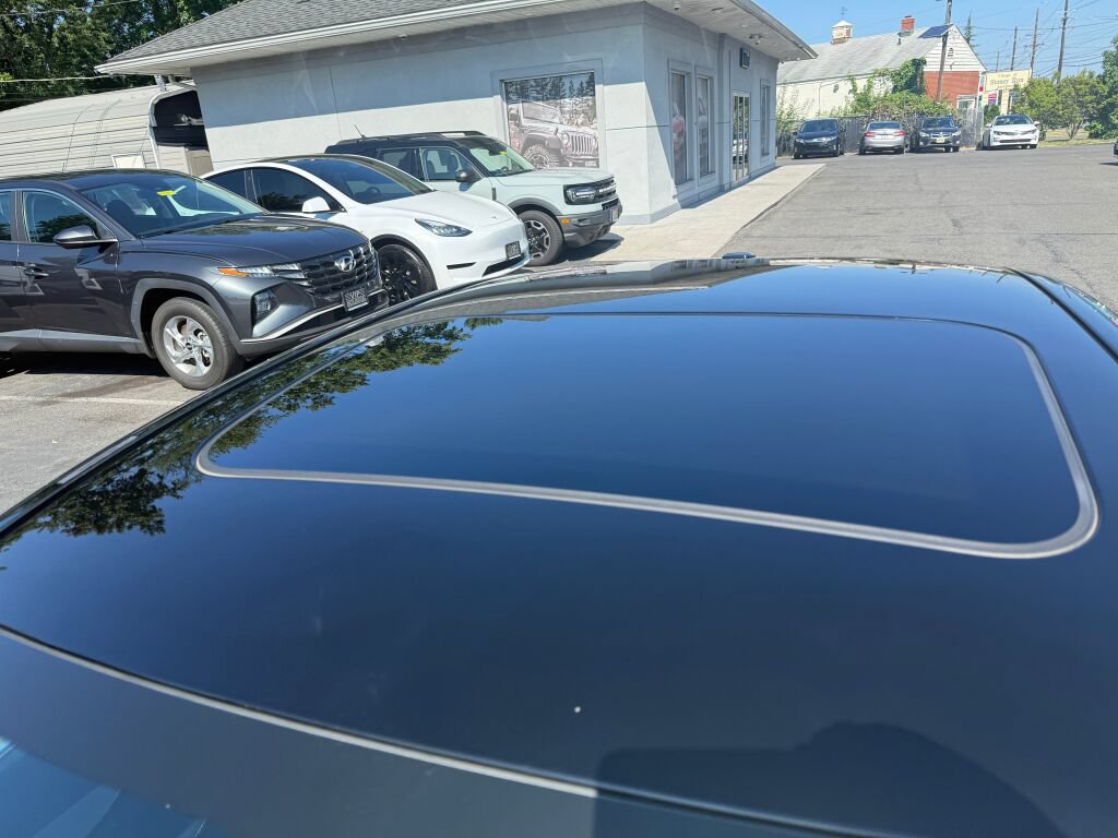 Used 2018 Mercedes-Benz C 300 4MATIC Sedan image 9