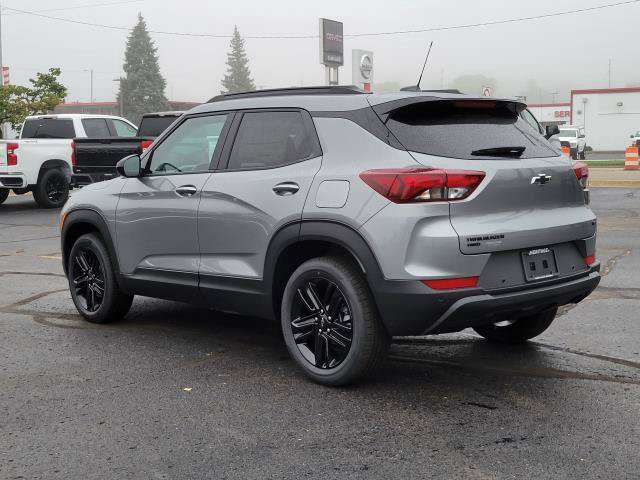 New 2026 Chevrolet TrailBlazer LT w/ Midnight Edition AWD/4WD image 3