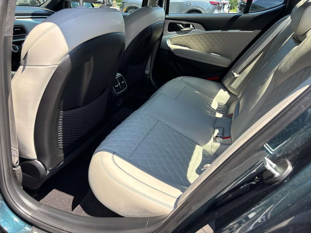 Used 2023 Genesis G70 2.0T w/ Sport Prestige Package AWD/4WD image 11