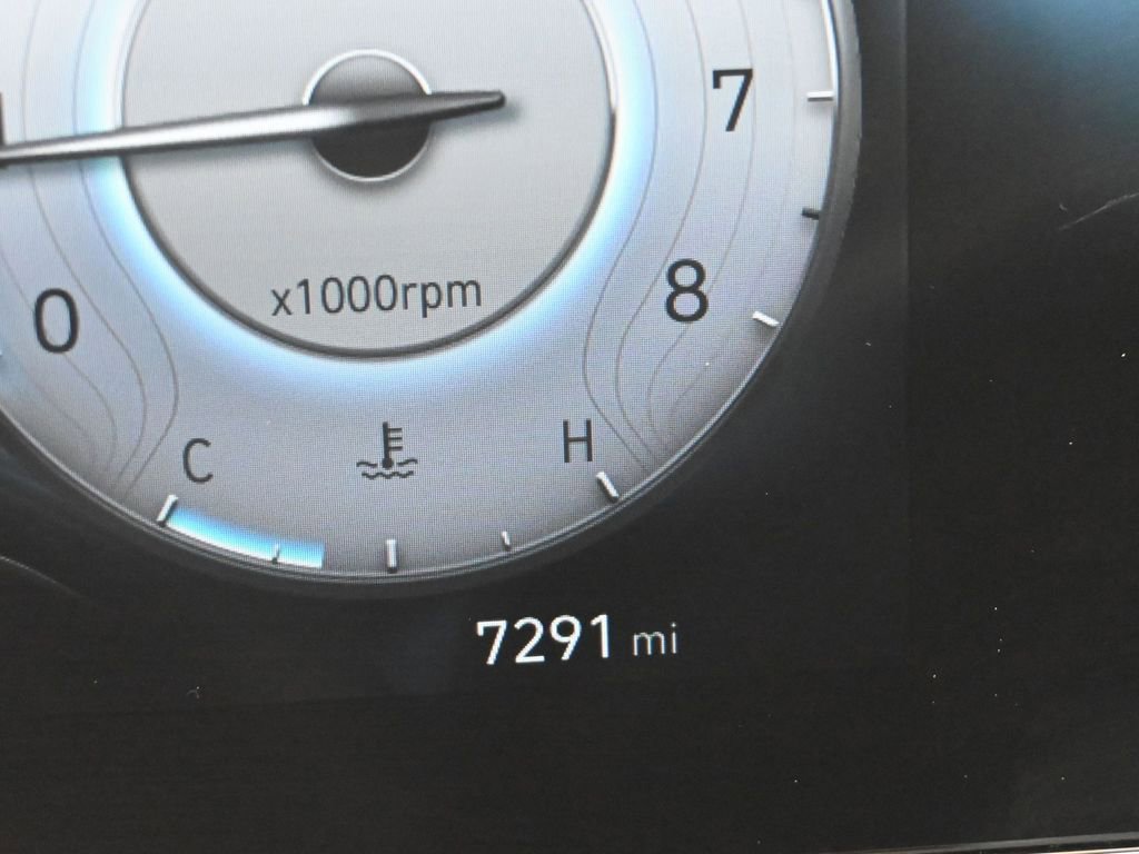 Used 2025 Hyundai Elantra SEL image 39