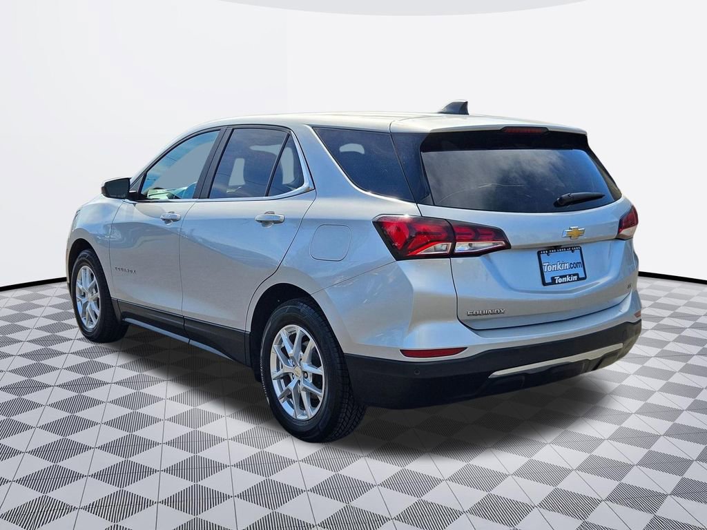 Used 2022 Chevrolet Equinox LT w/ Driver Convenience Package image 4