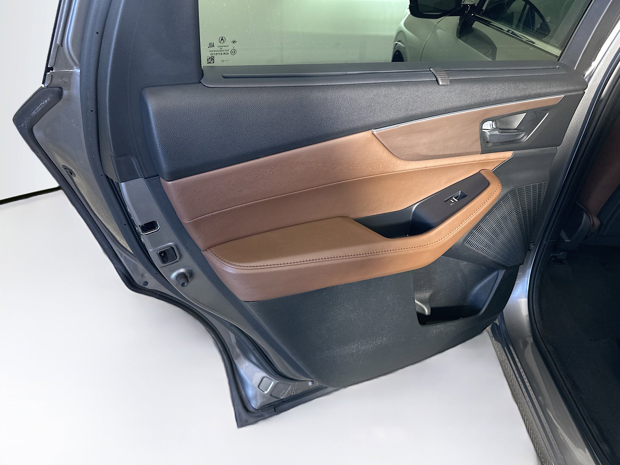 Used 2023 Acura MDX SH-AWD w/ Technology Package image 27