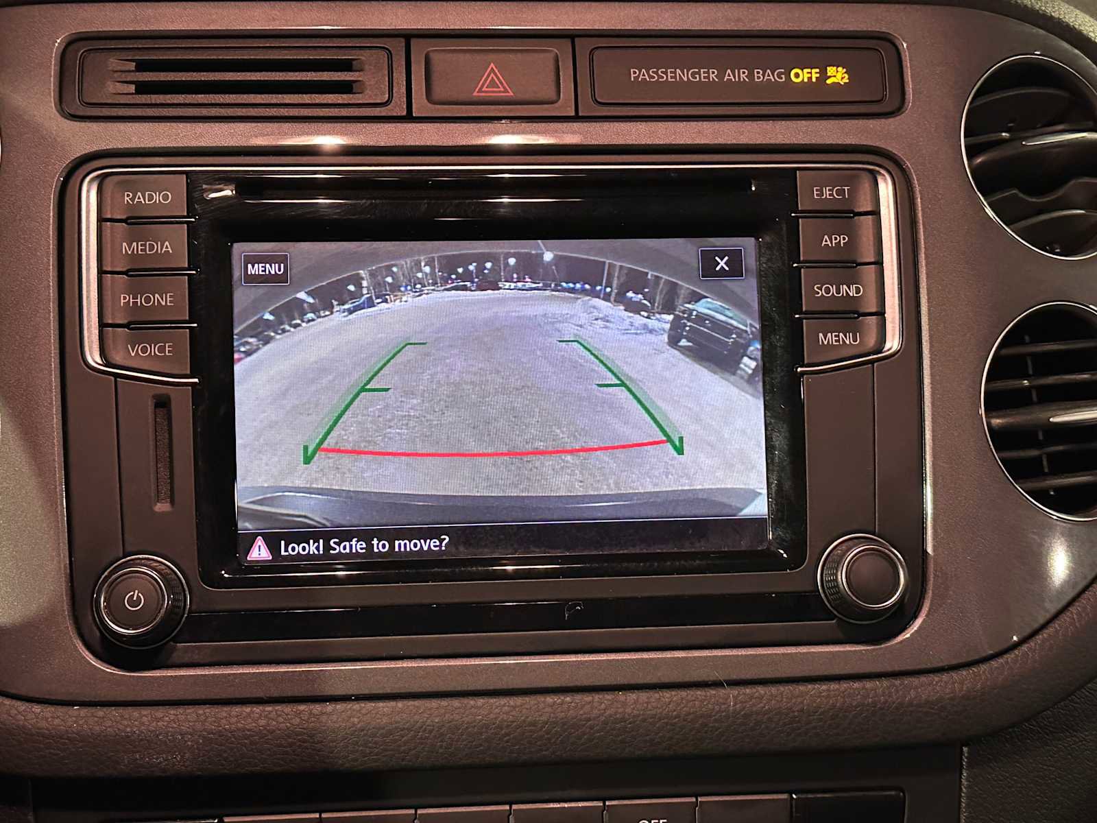 Used 2017 Volkswagen Tiguan S image 28