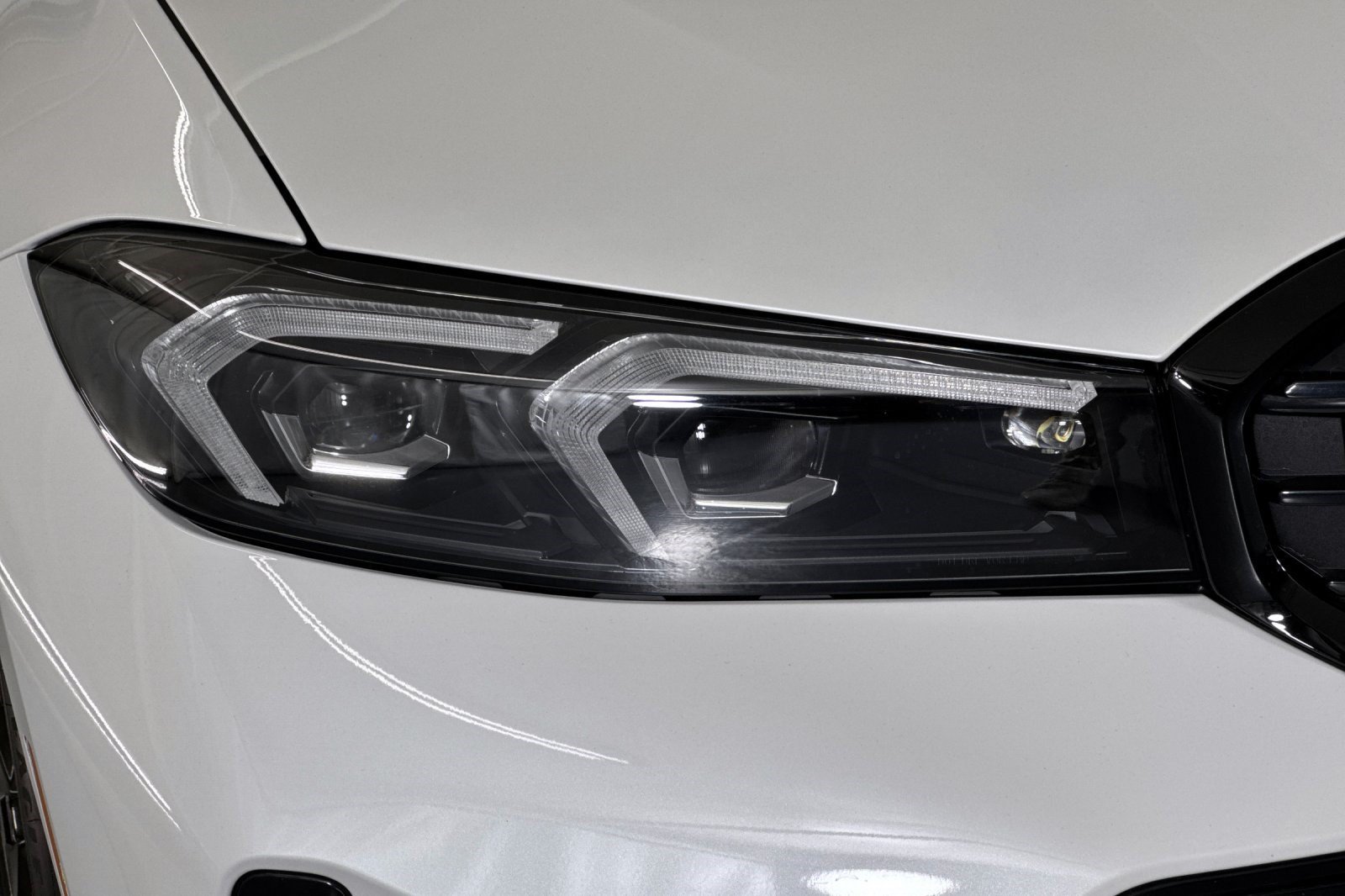 Used 2026 BMW M340i Sedan w/ Shadowloine Package RWD image 11