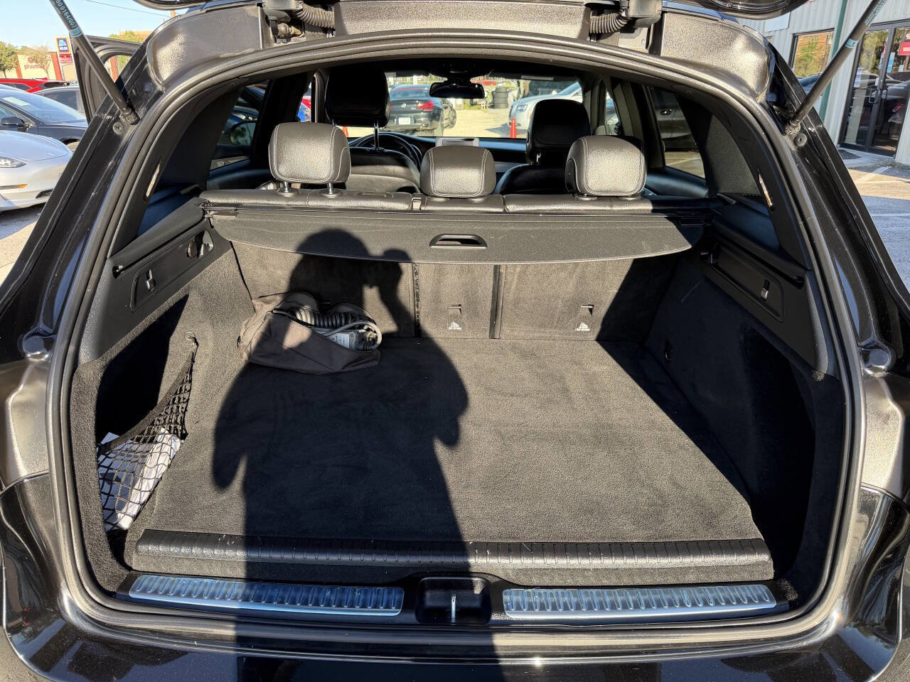 Used 2019 Mercedes-Benz GLC 350e 4MATIC w/ AMG Line image 21