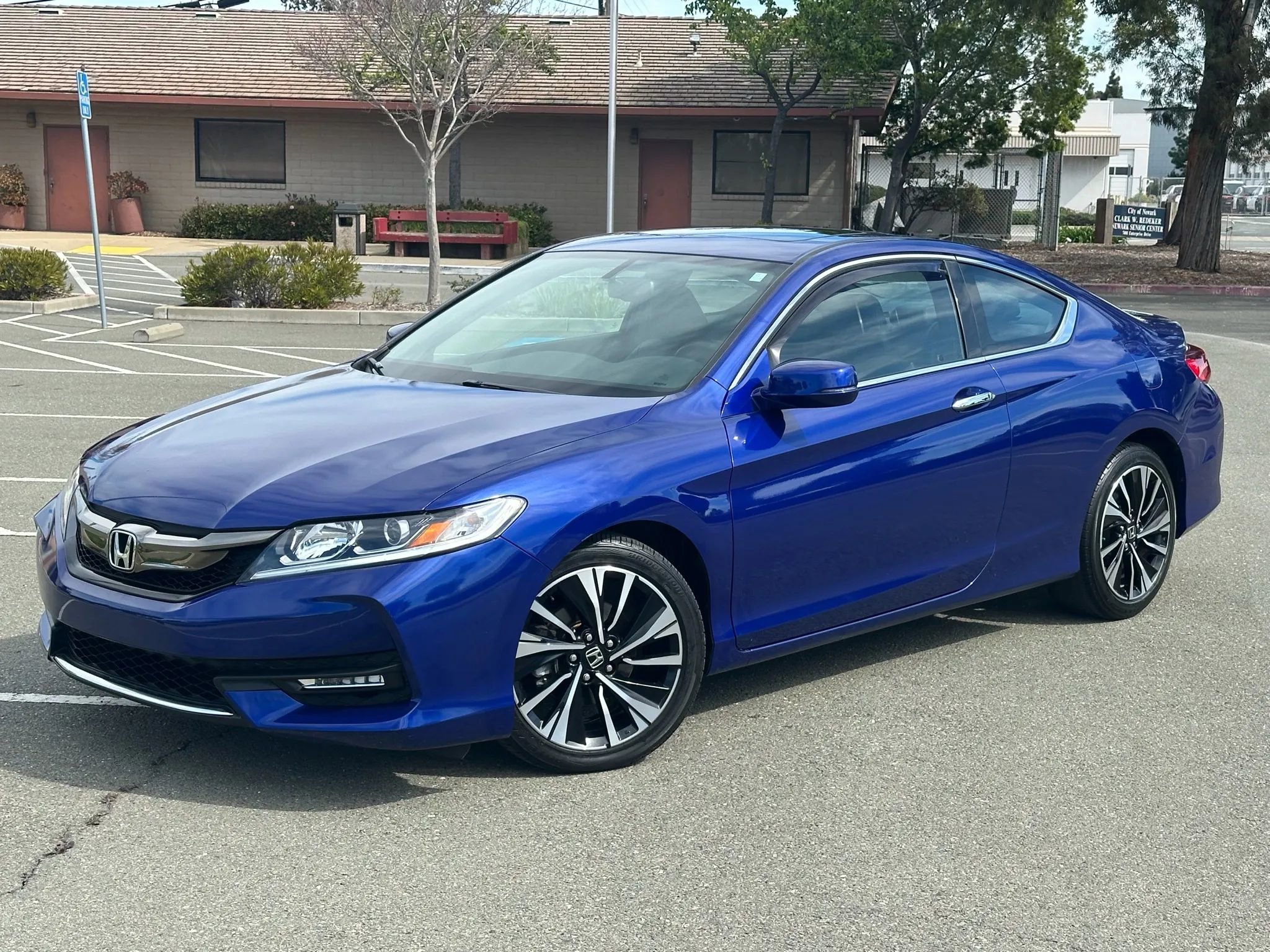 Used 2017 Honda Accord EX-L image 1
