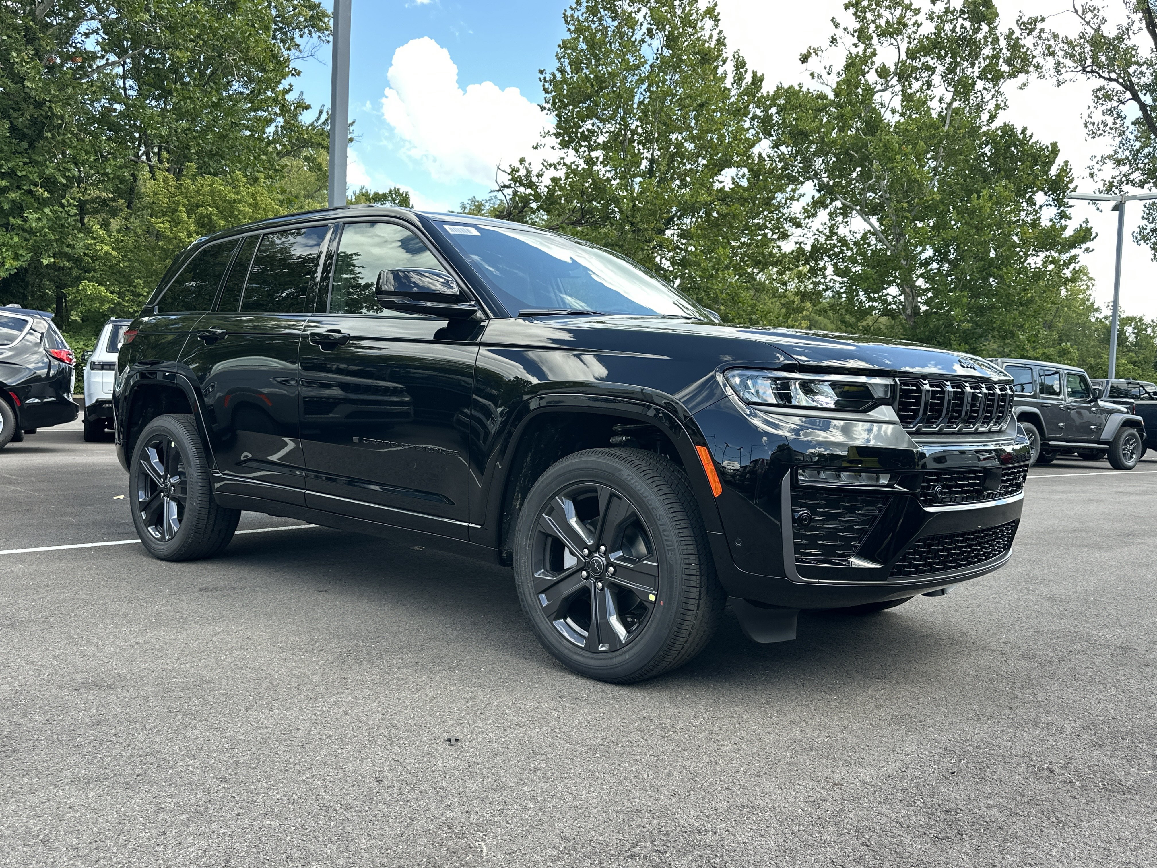 New 2027 Jeep Grand Cherokee Limited AWD/4WD image 21