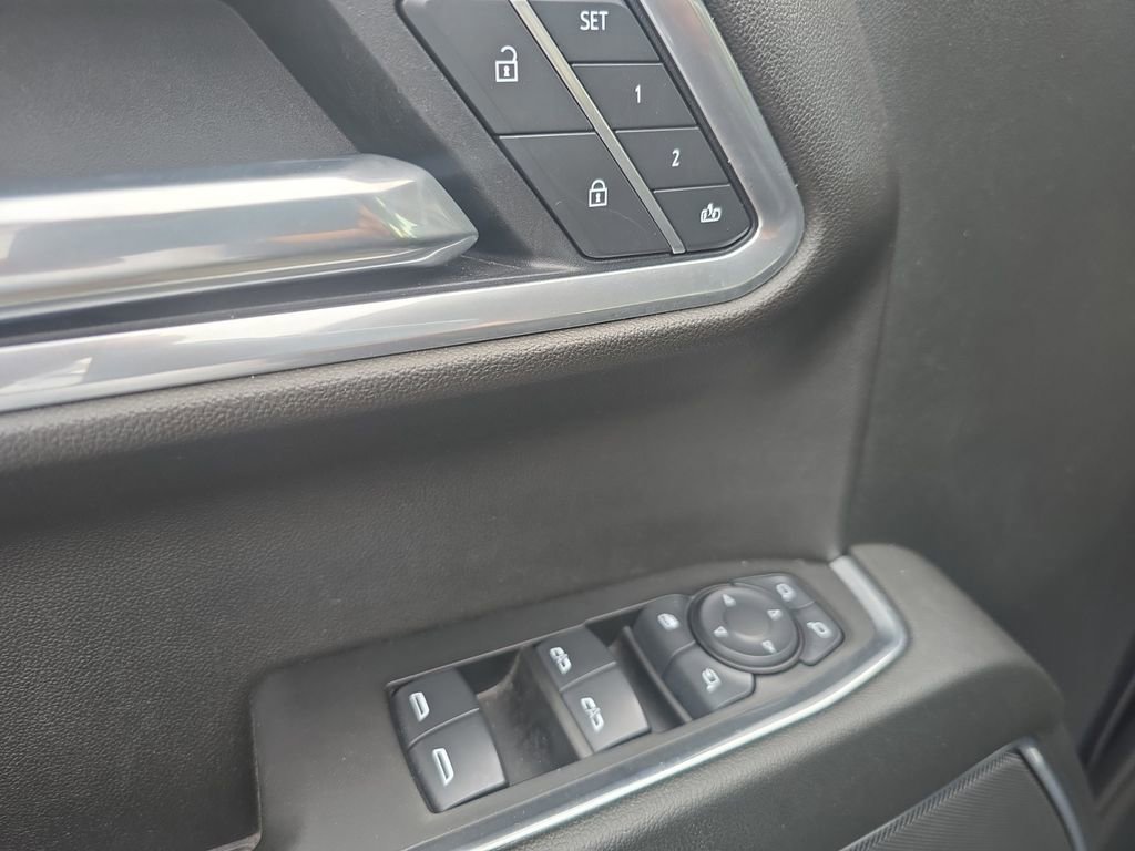 Used 2025 GMC Sierra 1500 SLT image 11