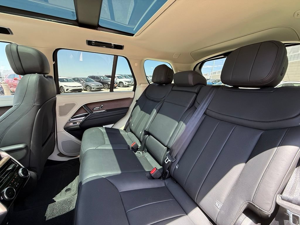 Used 2024 Land Rover Range Rover SE AWD/4WD image 21