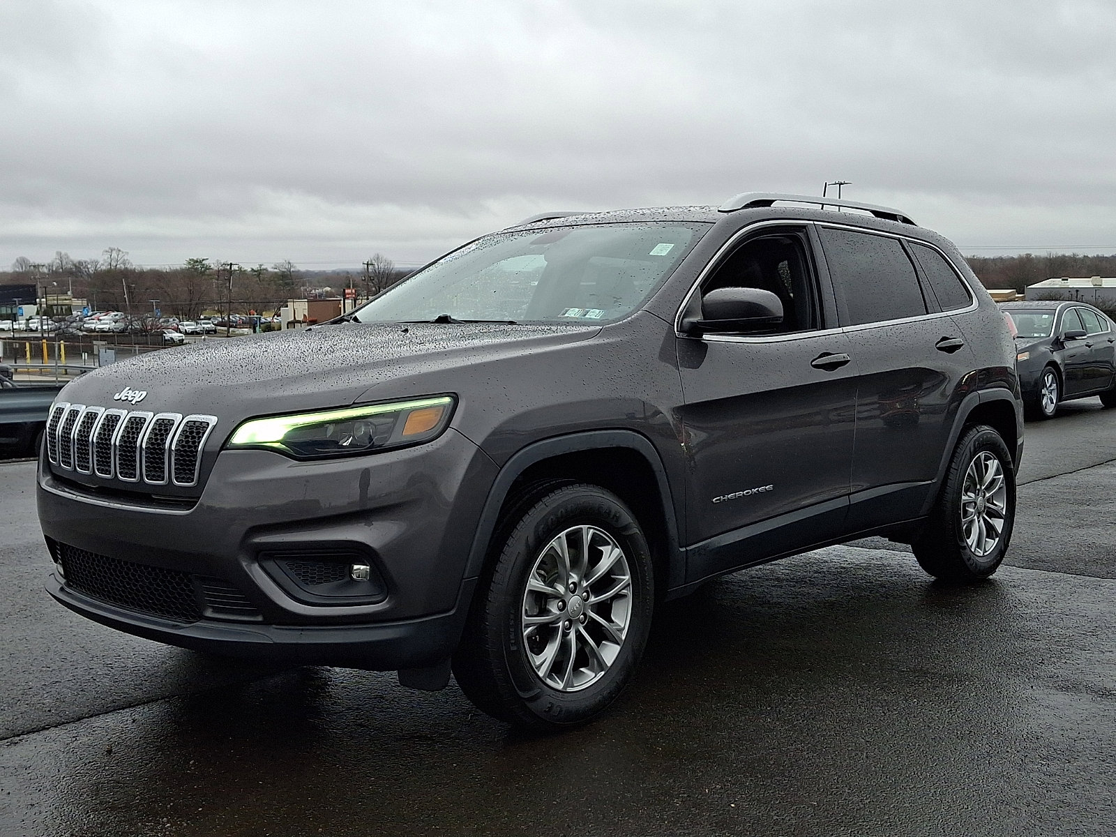 Used 2020 Jeep Cherokee Latitude Plus w/ Cold Weather Group image 3