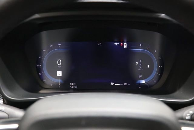 Used 2025 Volvo XC40 B5 Plus AWD/4WD image 22