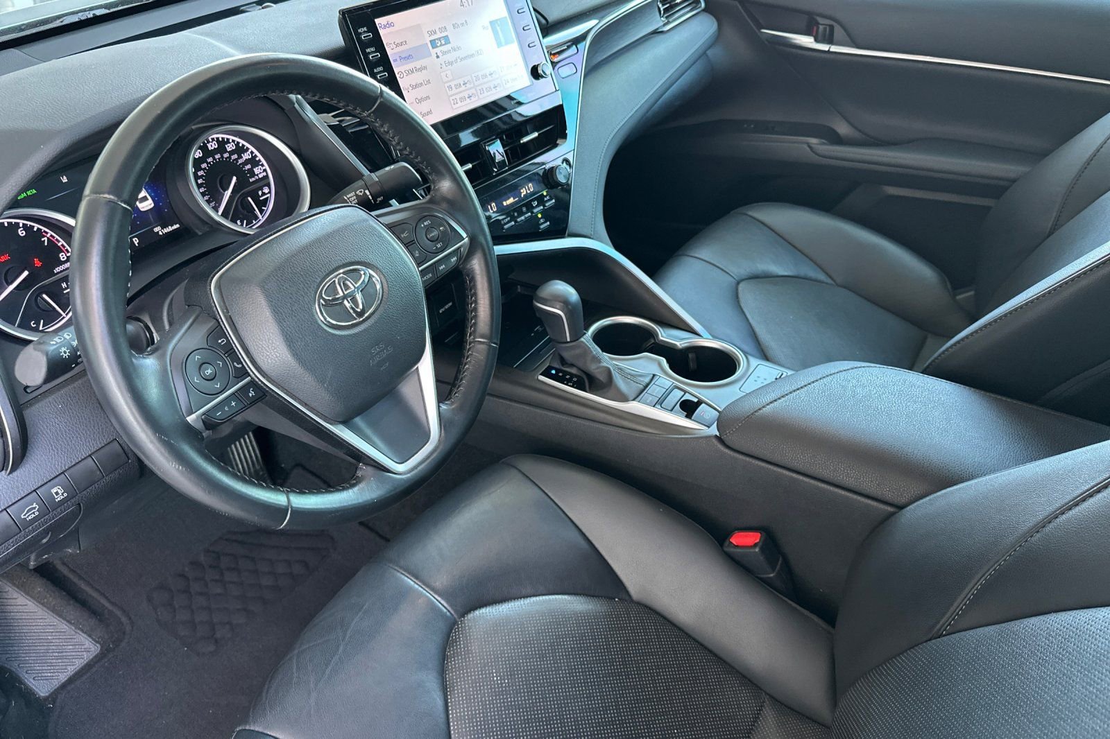 Used 2023 Toyota Camry XLE image 10