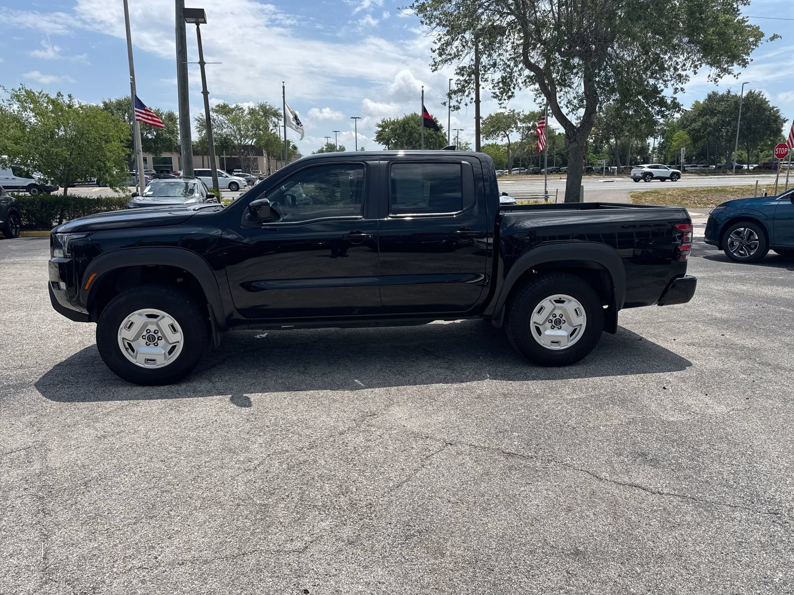 Certified 2024 Nissan Frontier SV w/ Hardbody Edition AWD/4WD image 9
