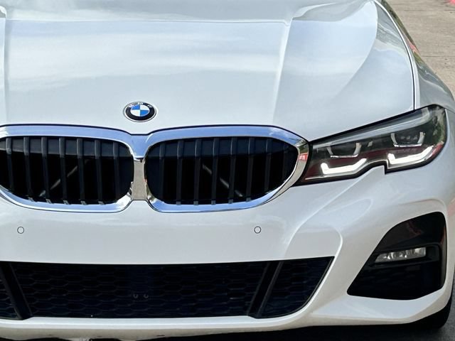 Used 2021 BMW 330i Sedan w/ M Sport Package RWD image 9