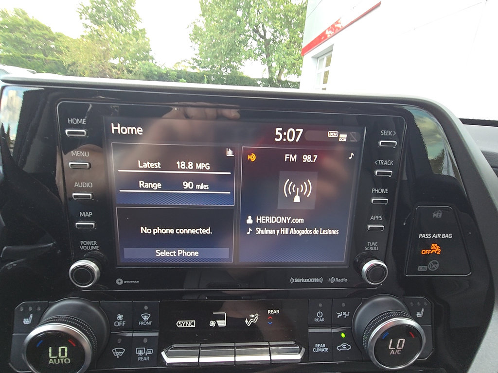 Certified 2021 Toyota Highlander XLE AWD/4WD image 14