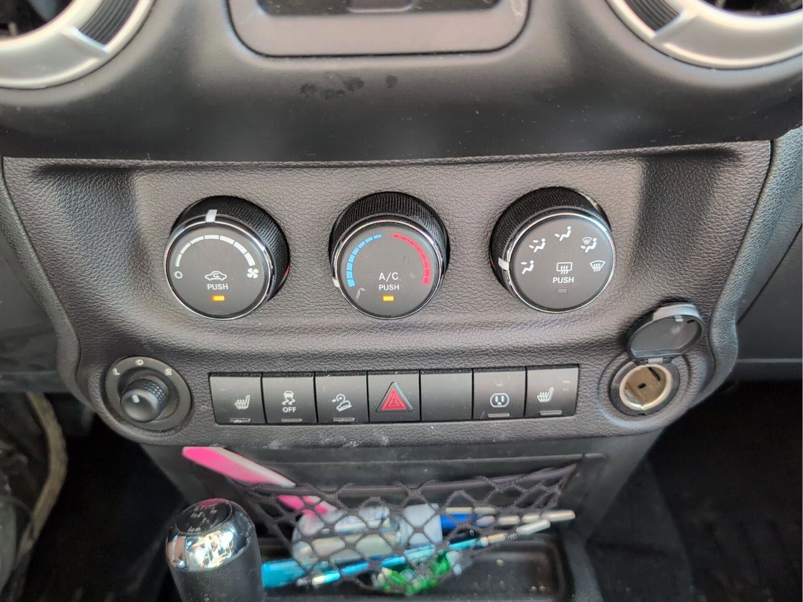 Certified 2018 Jeep Wrangler Unlimited Sahara image 18