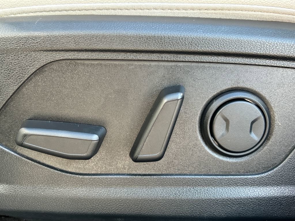 Used 2025 Hyundai Tucson Limited AWD/4WD image 16