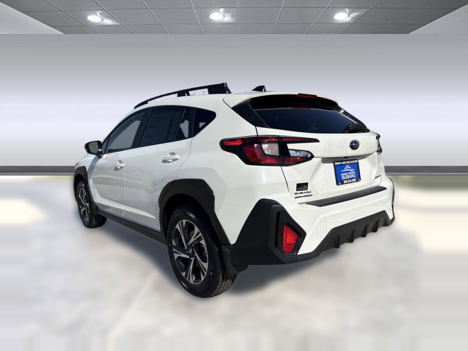 Used 2025 Subaru Crosstrek 2.0i Premium image 3