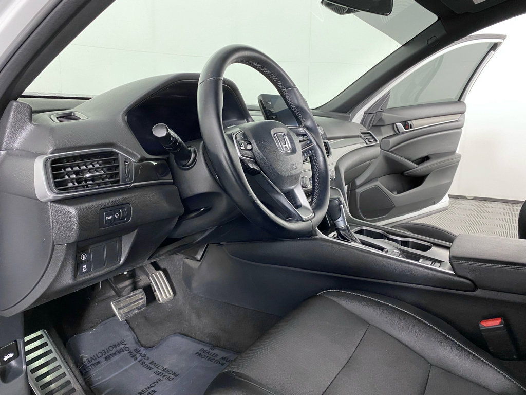 Used 2019 Honda Accord Sport image 2