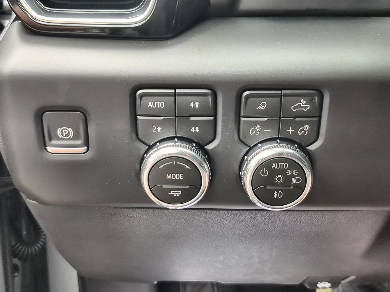 New 2026 GMC Sierra 1500 Denali w/ Denali Reserve Package AWD/4WD image 18