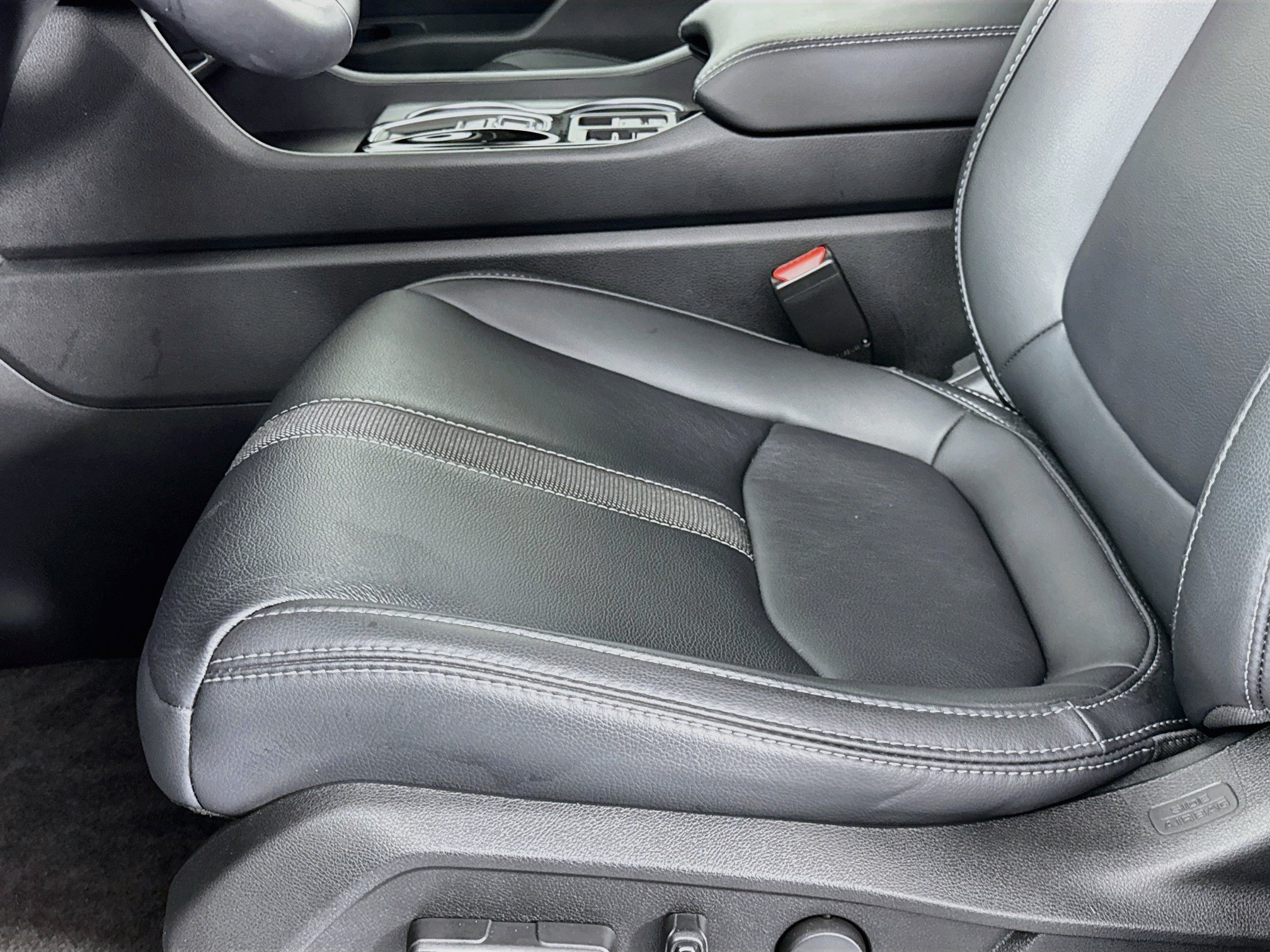 Certified 2025 Honda Pilot Touring image 20