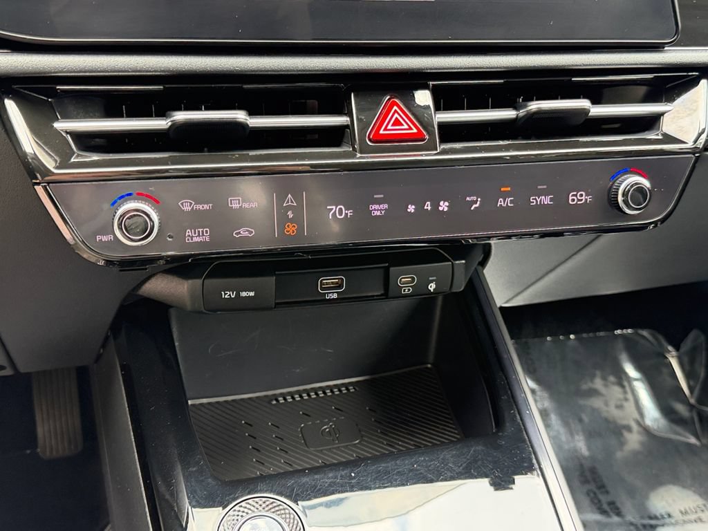 Certified 2023 Kia Niro EX FWD image 24