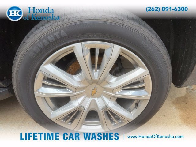 Used 2022 Chevrolet Suburban High Country AWD/4WD image 3