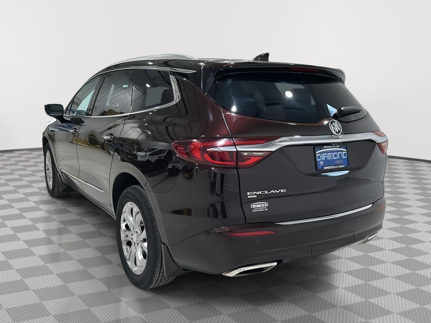 Used 2020 Buick Enclave Avenir w/ Avenir Technology Package AWD/4WD image 3