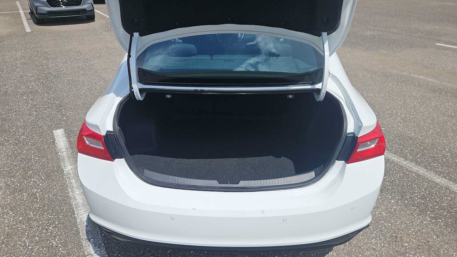 Used 2024 Chevrolet Malibu LT FWD image 21