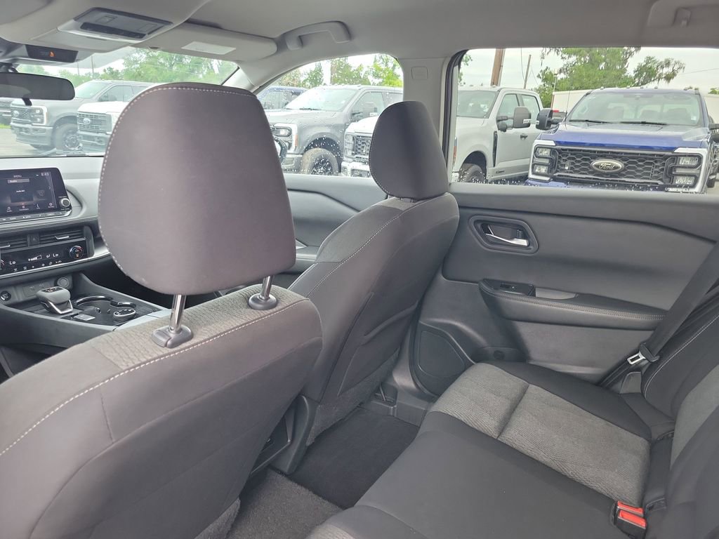 Used 2024 Nissan Rogue SV AWD/4WD image 30