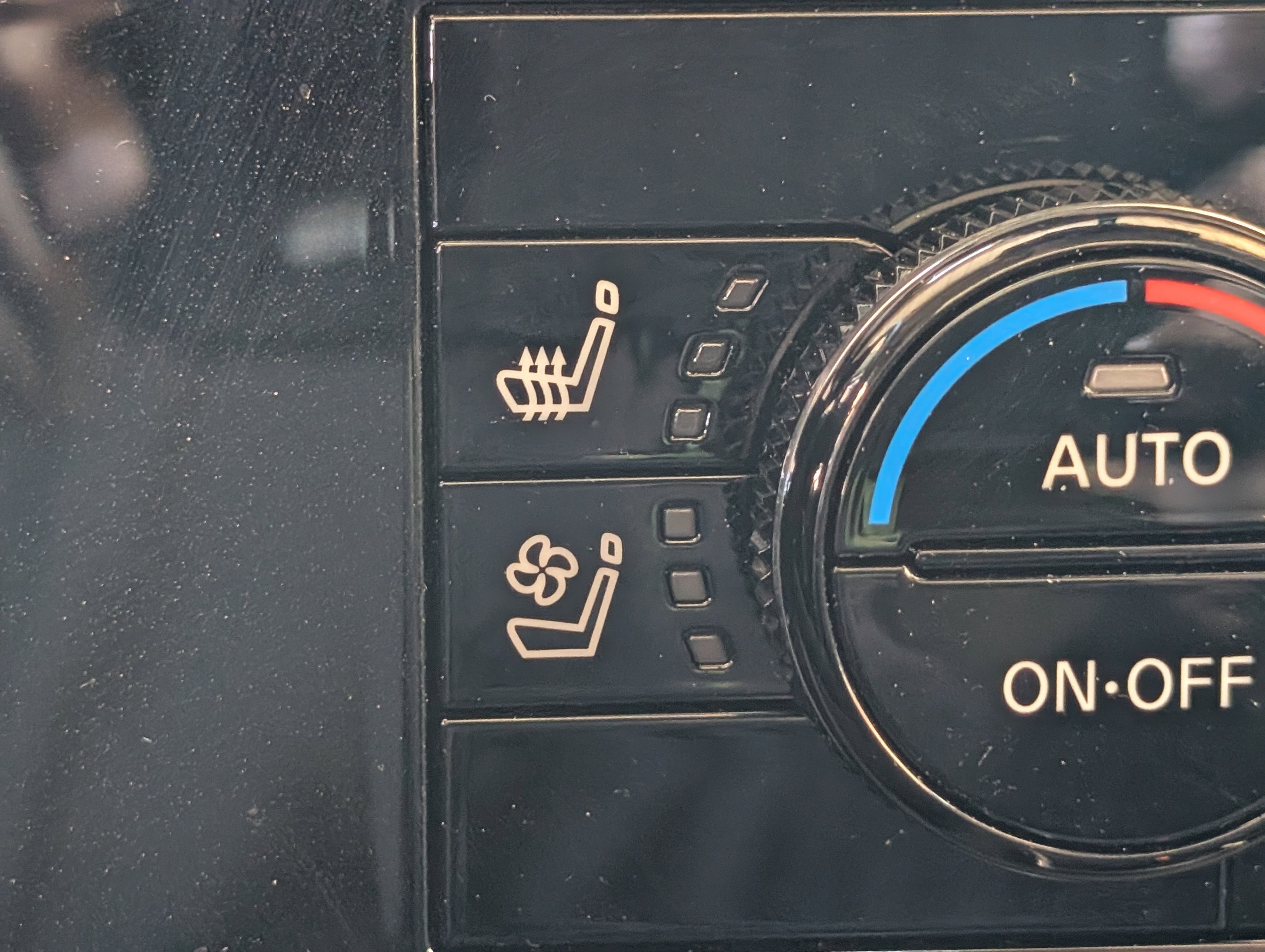 Used 2025 Nissan Pathfinder Platinum FWD image 34
