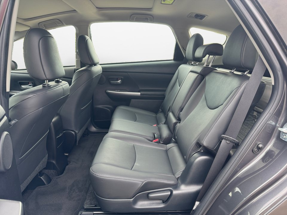 Used 2015 Toyota Prius V Five w/ Advanced Technology Package FWD image 16