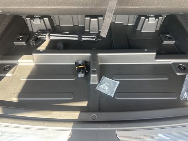 Certified 2025 Cadillac Escalade ESV Premium Luxury w/ LPO, Floor Liner Package image 31