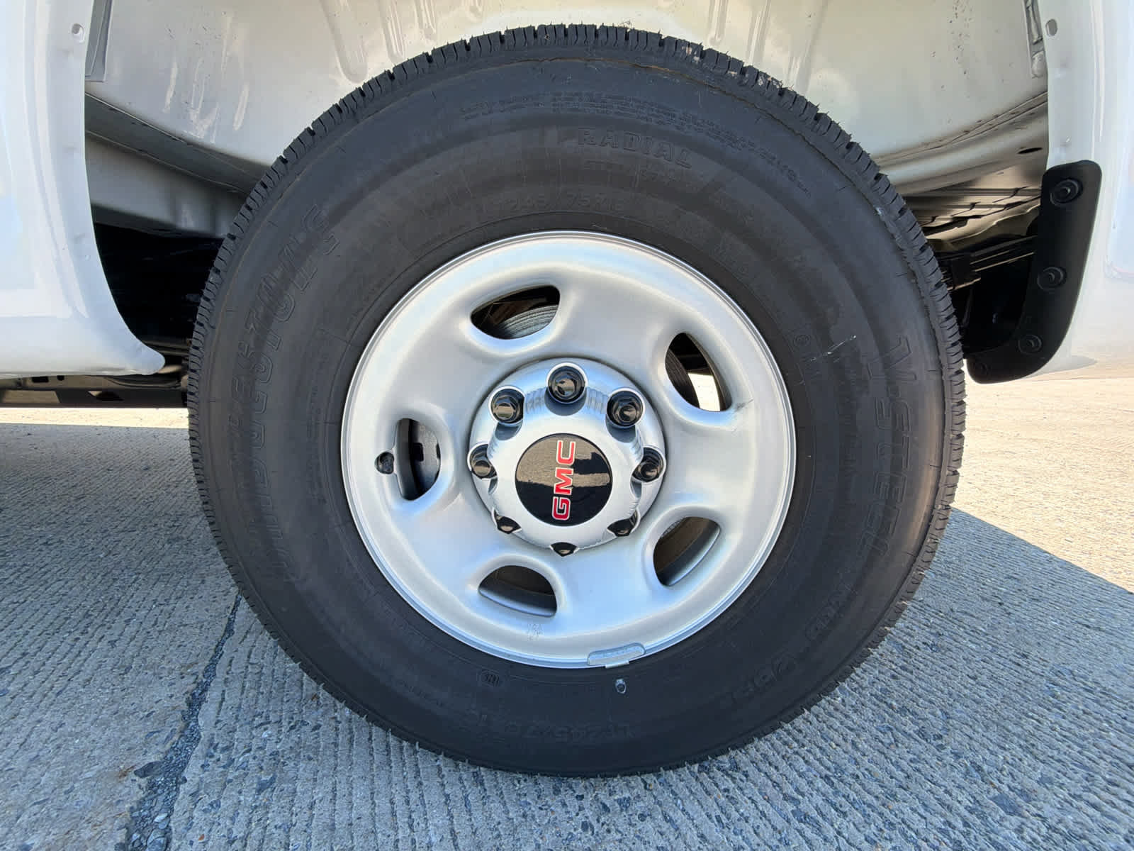 New 2025 GMC Savana 2500 w/ Driver Convenience Package RWD image 14