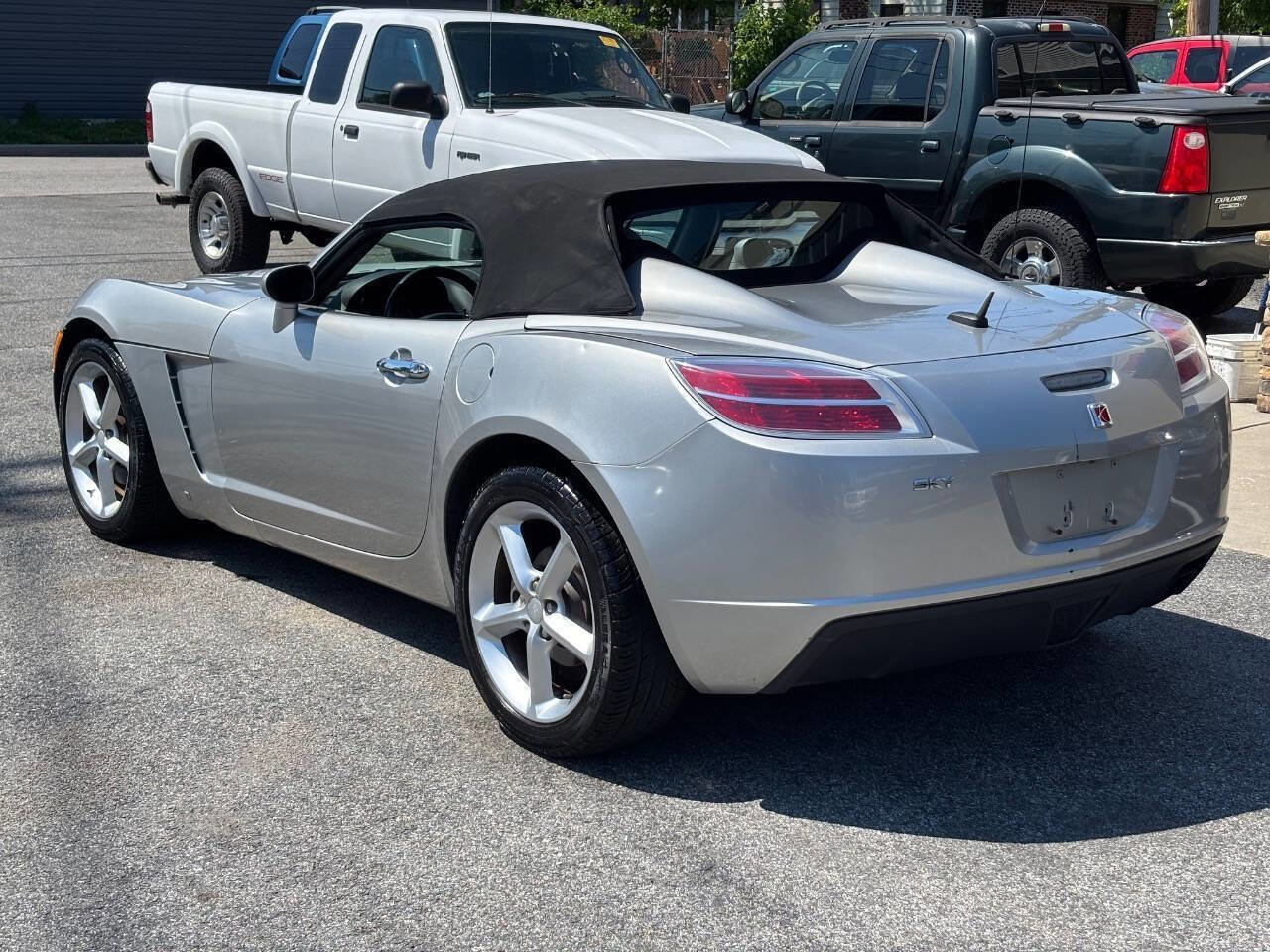 Used 2009 Saturn Sky w/ Premium Trim Package RWD image 5