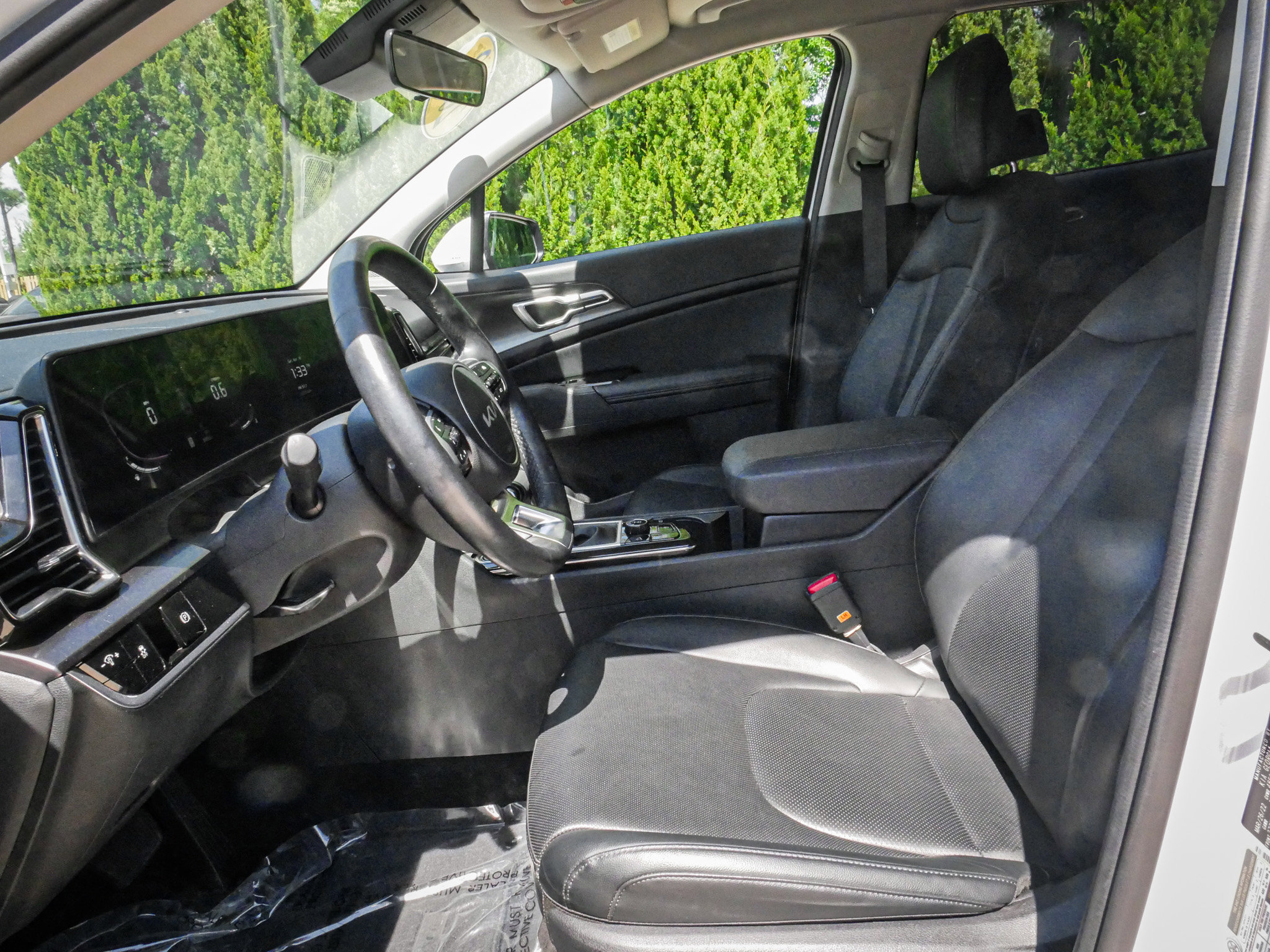 Used 2023 Kia Sportage EX AWD/4WD image 16