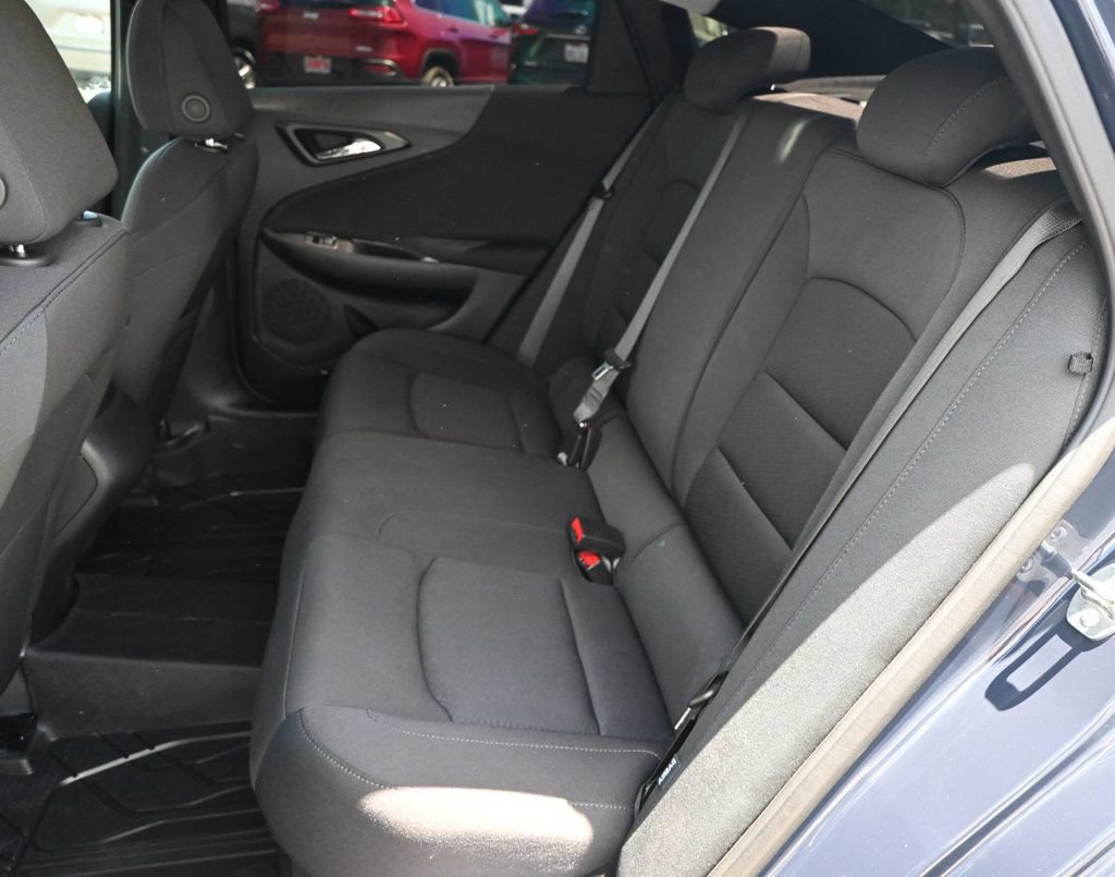 Used 2025 Chevrolet Malibu RS FWD image 15