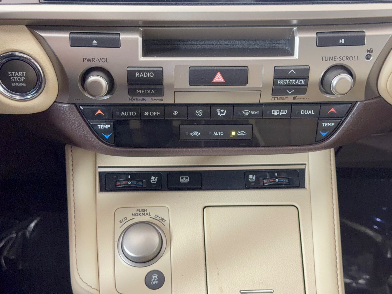Used 2016 Lexus ES 350 w/ Luxury Package w/Wood Trim FWD image 22
