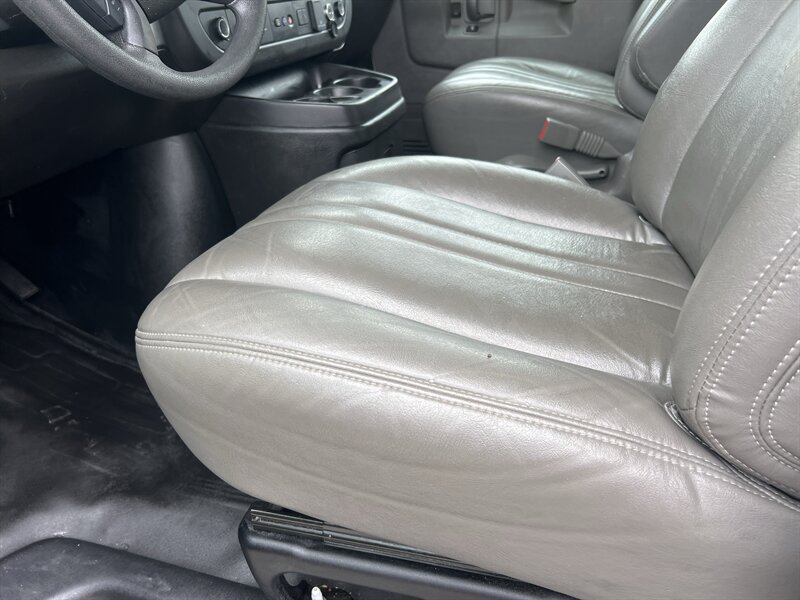 Used 2021 GMC Savana 3500 w/ Power Convenience Package RWD image 8