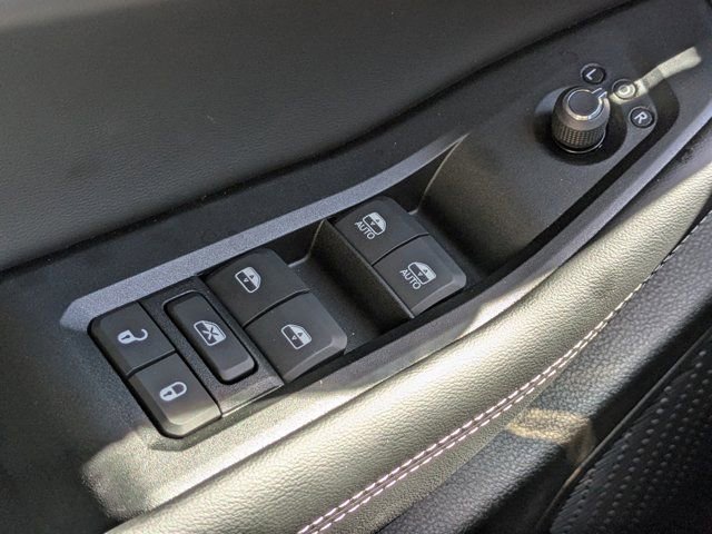 New 2025 Jeep Grand Cherokee L Laredo image 21