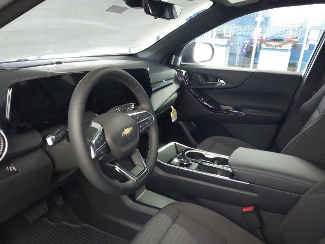 New 2026 Chevrolet Equinox LT w/ Safety and Technology Package image 2